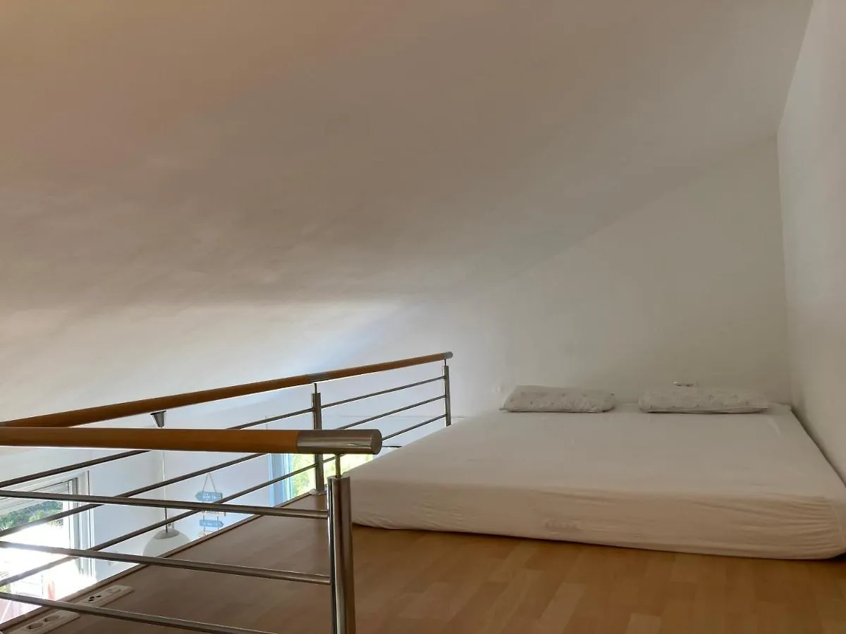 Apartment Leona Zara