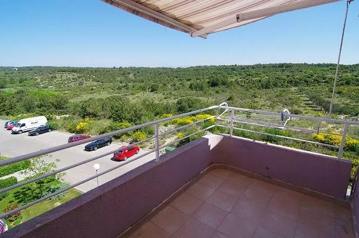 Apartment Leona Zara