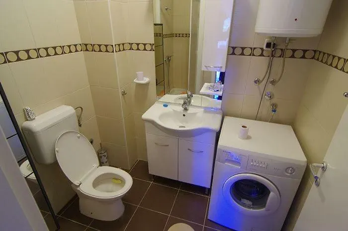 Apartment Leona Zara